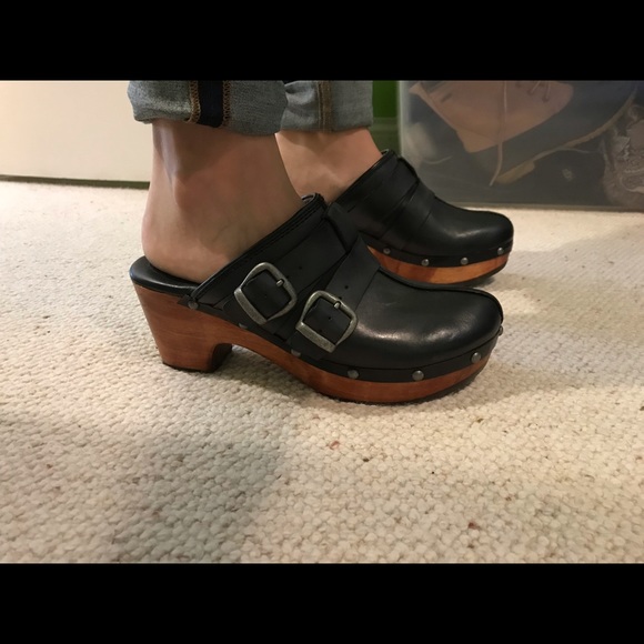 Ariat Black Leather Mule Clogs - Picture 1 of 5